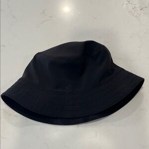 lululemon athletica reversible Black Bucket Hat - Minimal Logo